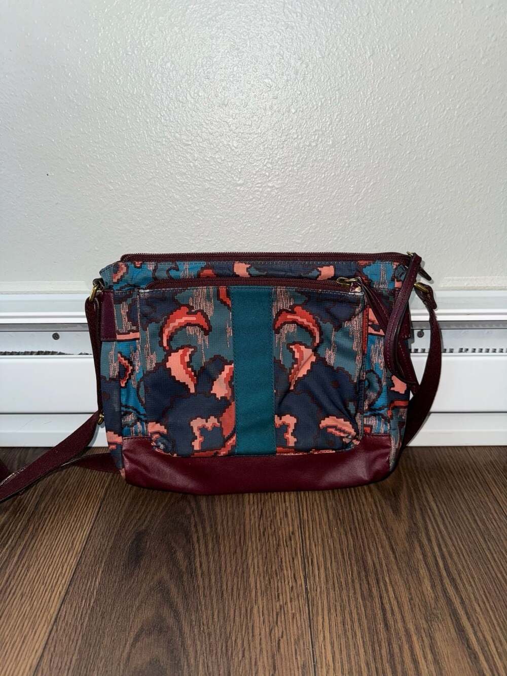 Fossil Jenna Graphic Print Coated Canvas and Leather Crossbody Bag